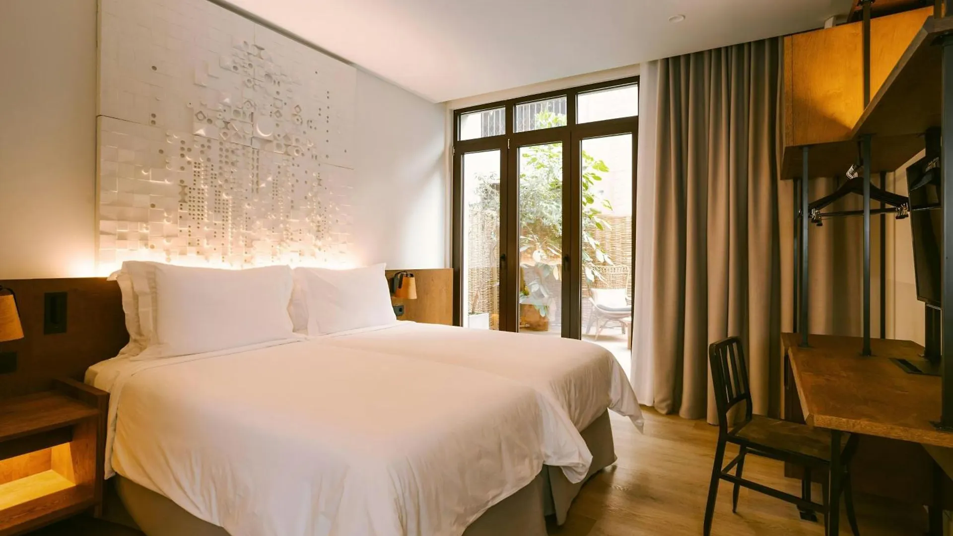 ****  Casa Luz Hotel Placa Universitat, Sonder By Marriott Bonvoy Barcelona Spanyolország