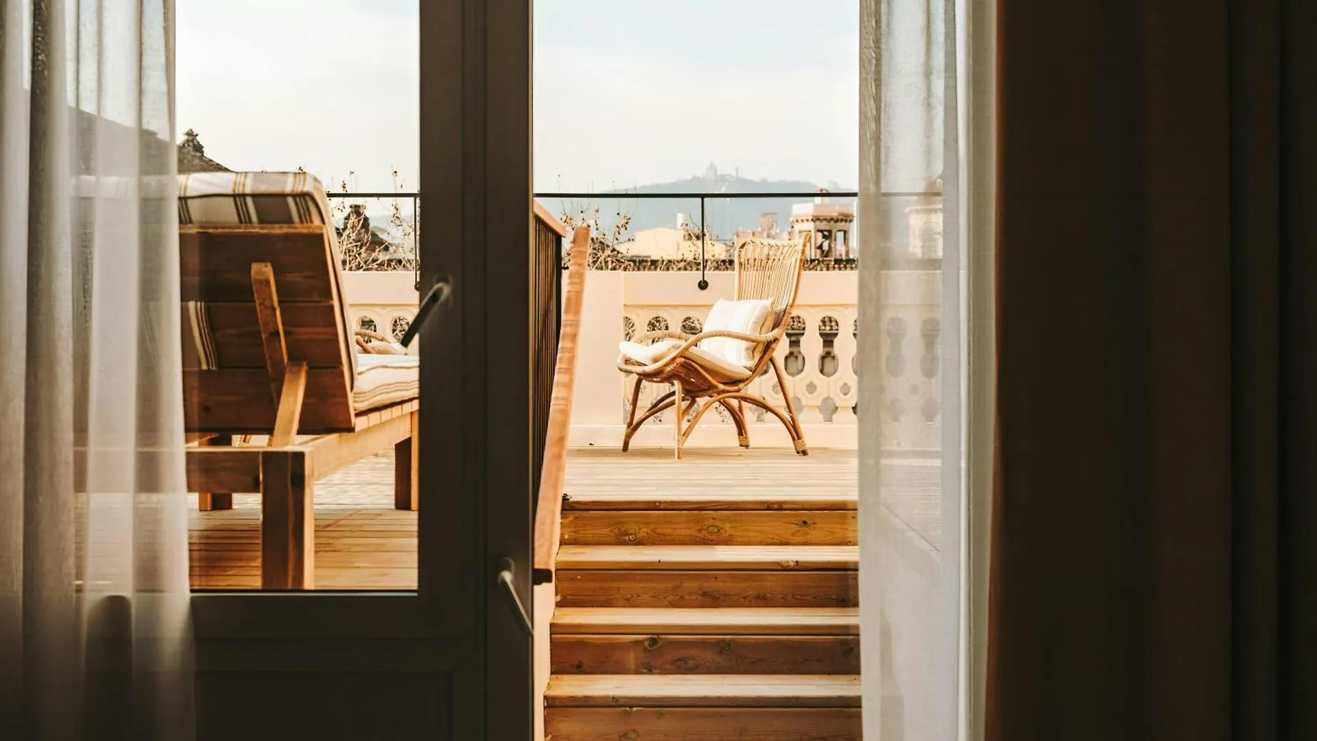 Casa Luz Hotel Placa Universitat, Sonder By Marriott Bonvoy Barcellona