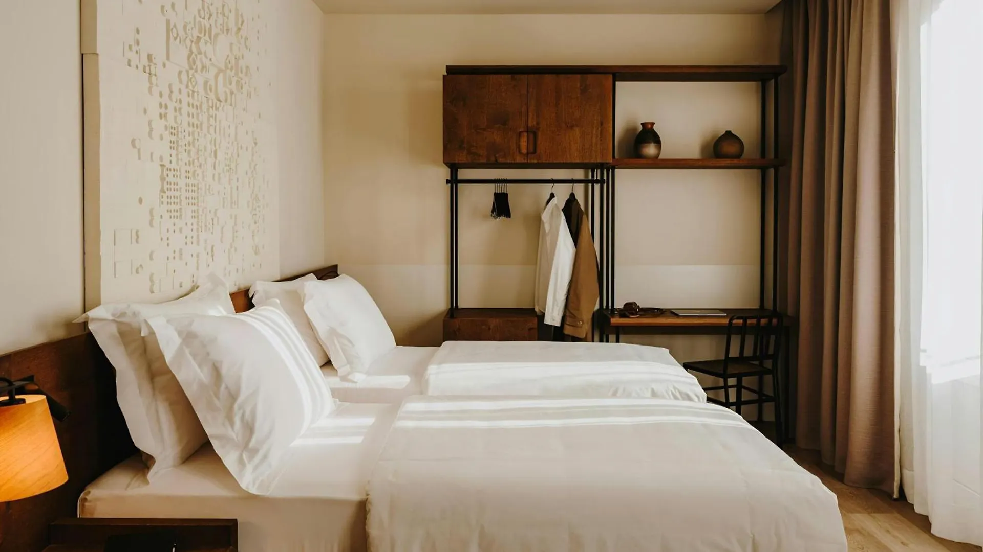 Casa Luz Hotel Placa Universitat, Sonder By Marriott Bonvoy Barcellona