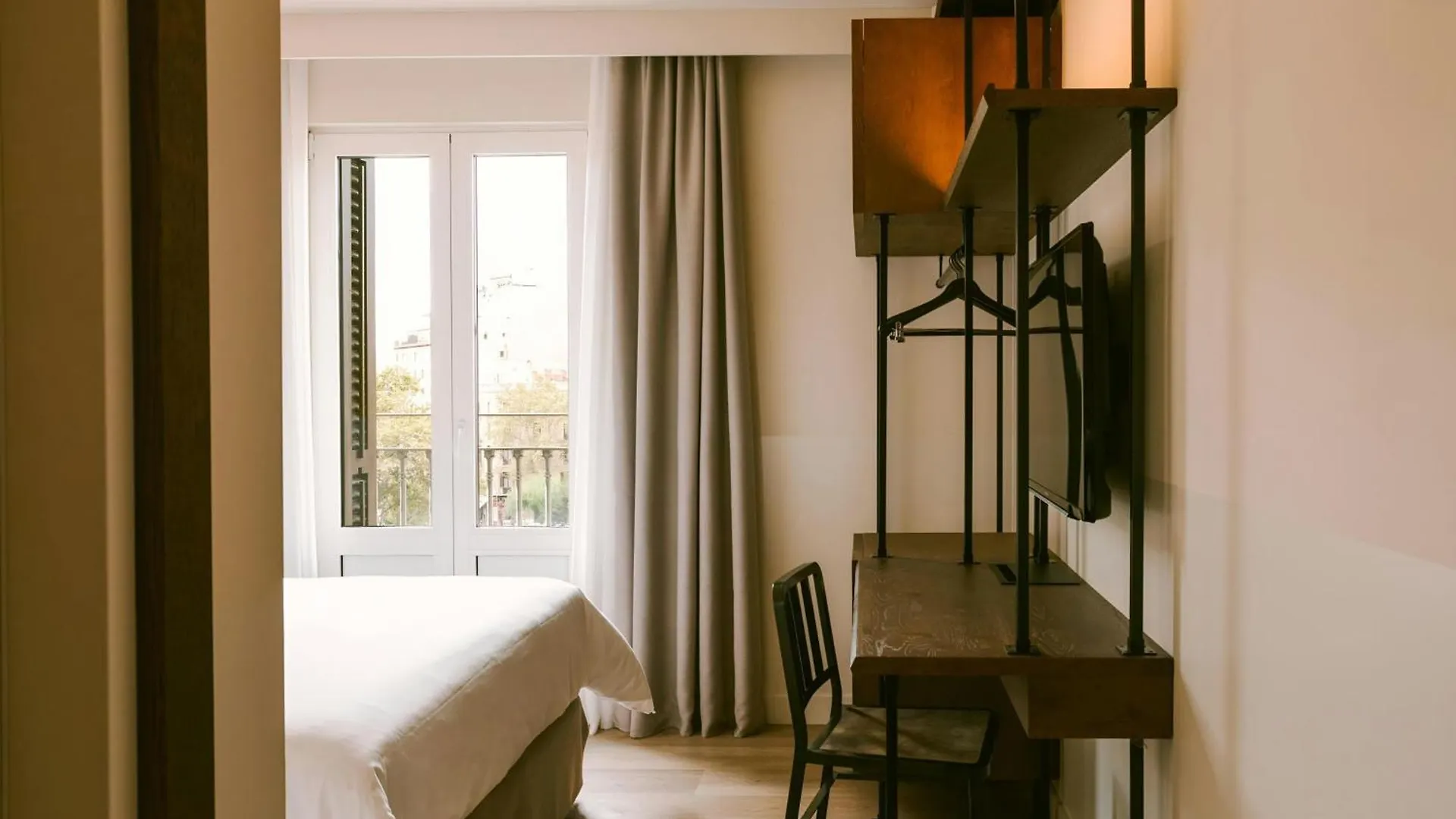 Casa Luz Hotel Placa Universitat, Sonder By Marriott Bonvoy Barcellona