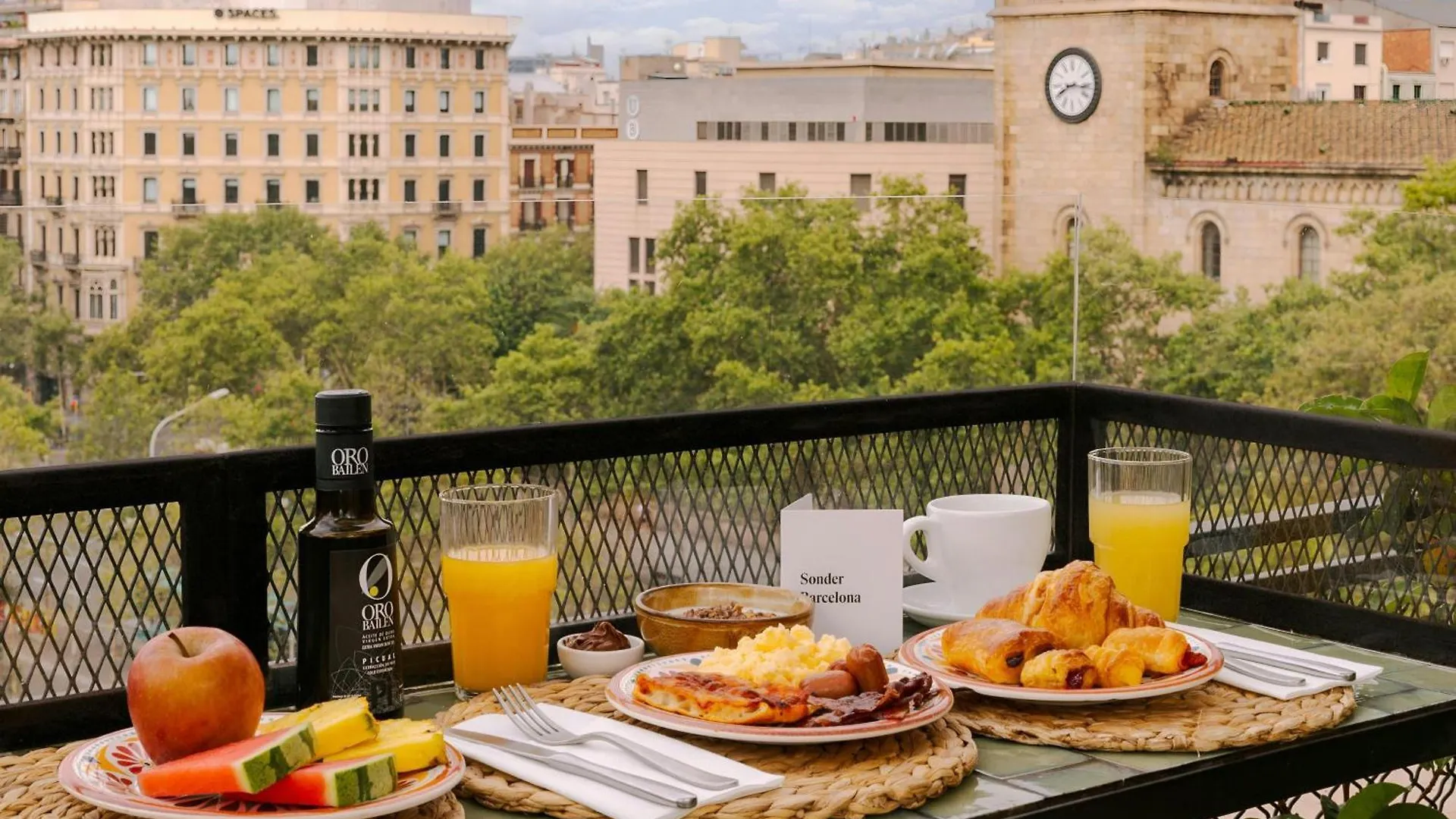 Casa Luz Hotel Placa Universitat, Sonder By Marriott Bonvoy Barcellona 4*,  Spagna